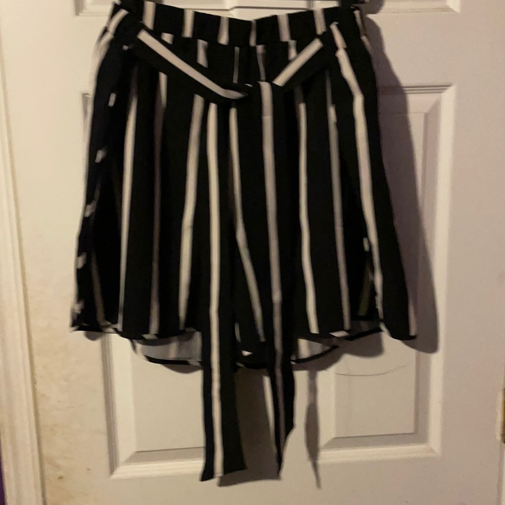 Belted stripe shorts